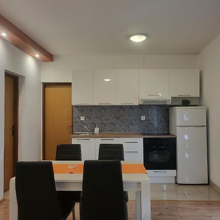 Apartments Lola บีโอกราดนาโมรู ภายนอก รูปภาพ