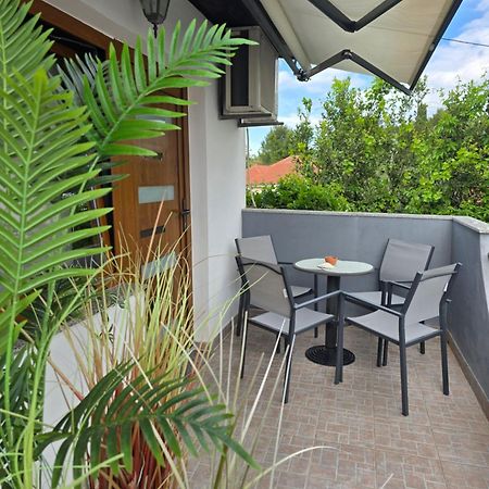 Apartments Lola บีโอกราดนาโมรู ภายนอก รูปภาพ