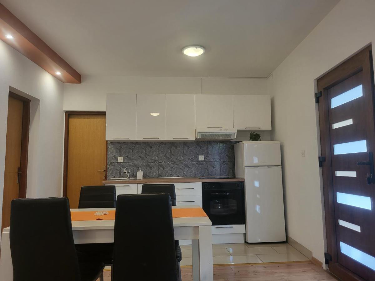 Apartments Lola บีโอกราดนาโมรู ภายนอก รูปภาพ