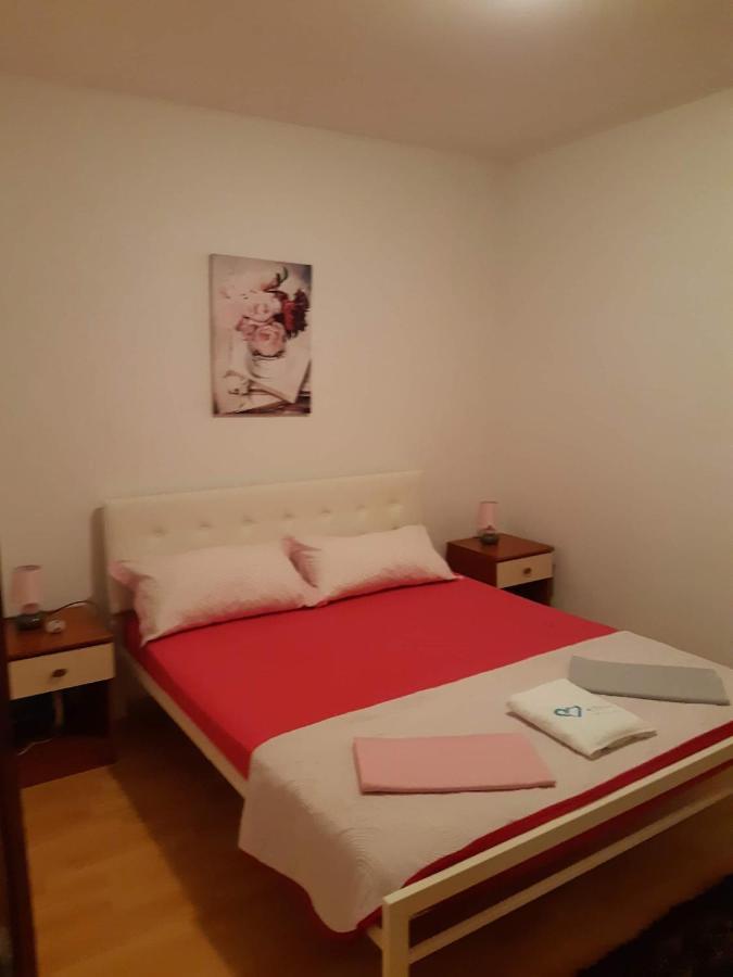 Apartments Lola บีโอกราดนาโมรู ภายนอก รูปภาพ