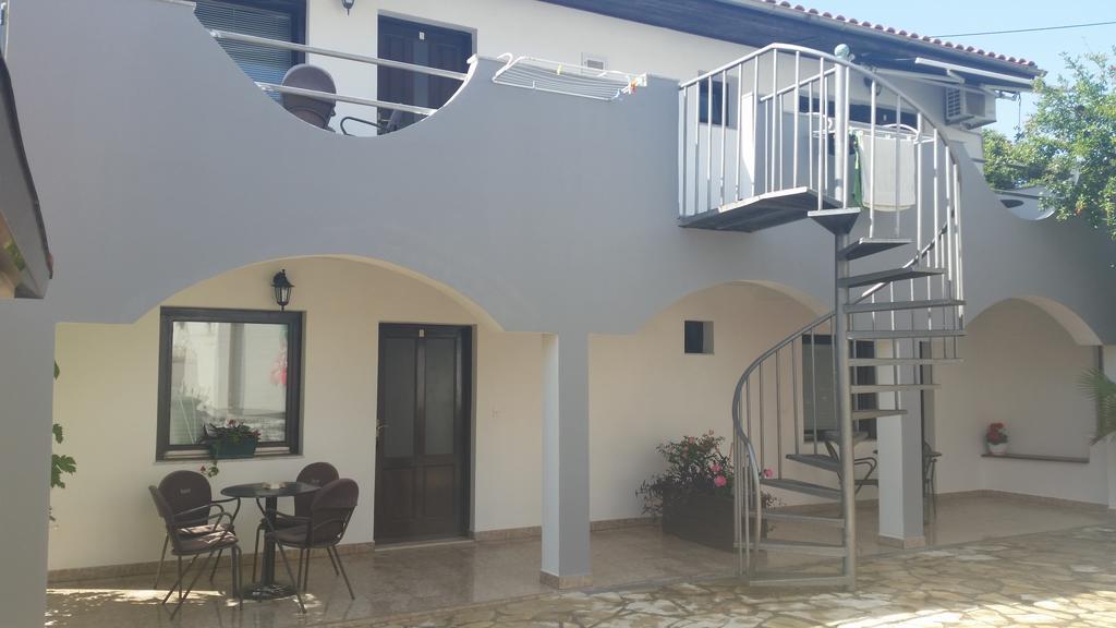 Apartments Lola บีโอกราดนาโมรู ภายนอก รูปภาพ