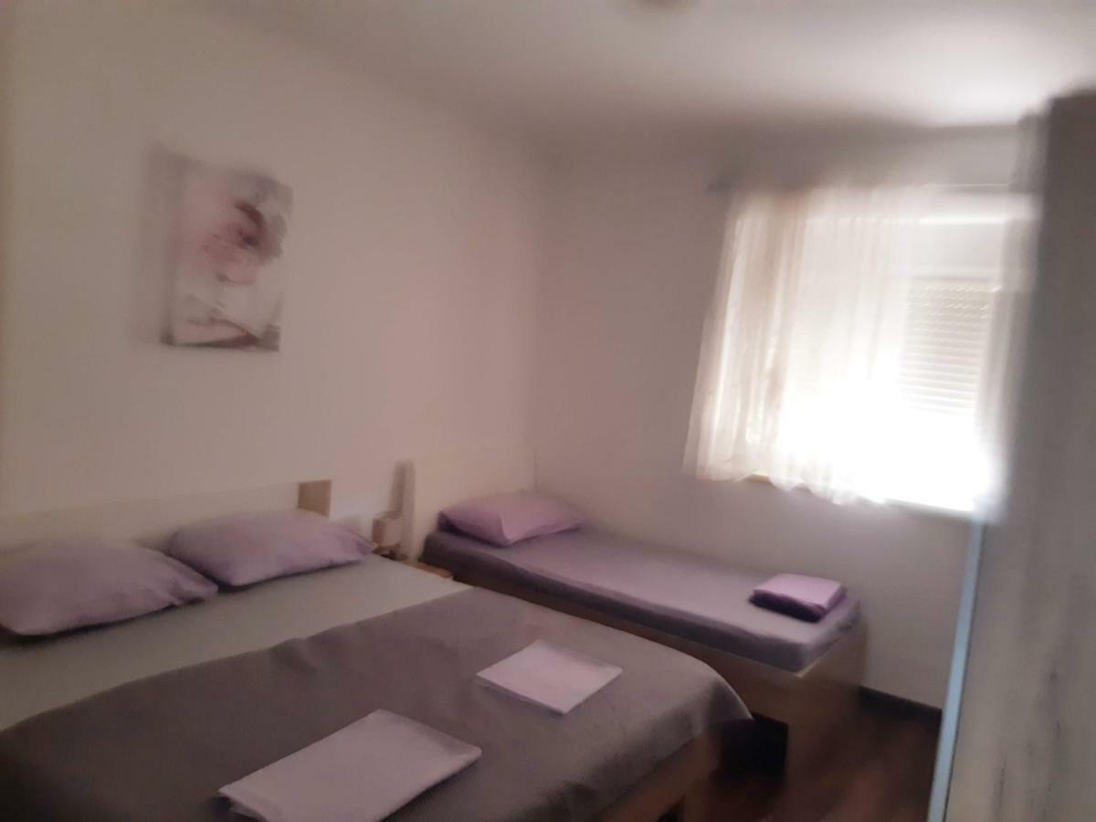 Apartments Lola บีโอกราดนาโมรู ภายนอก รูปภาพ