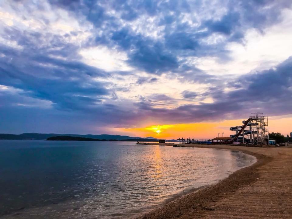 Apartments Lola บีโอกราดนาโมรู ภายนอก รูปภาพ