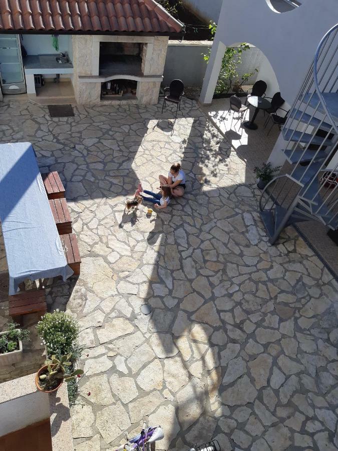 Apartments Lola บีโอกราดนาโมรู ภายนอก รูปภาพ