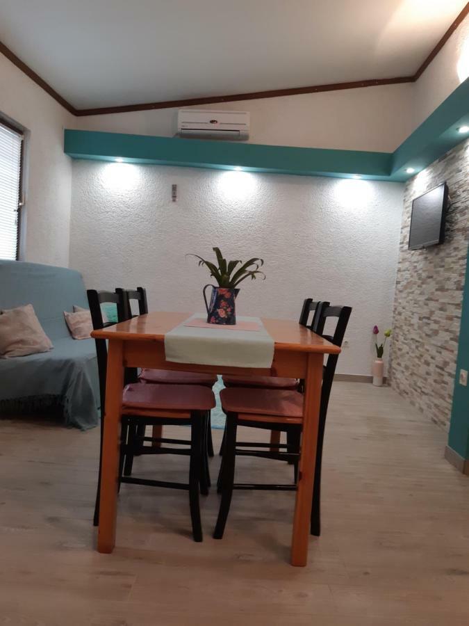 Apartments Lola บีโอกราดนาโมรู ภายนอก รูปภาพ